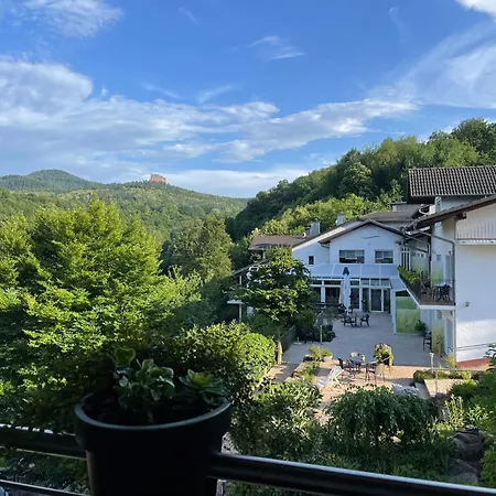 Bergterrasse 3*
