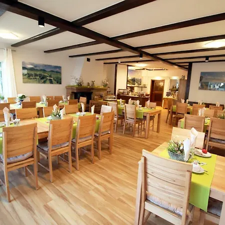 Bergterrasse Bed and Breakfast Annweiler am Trifels
