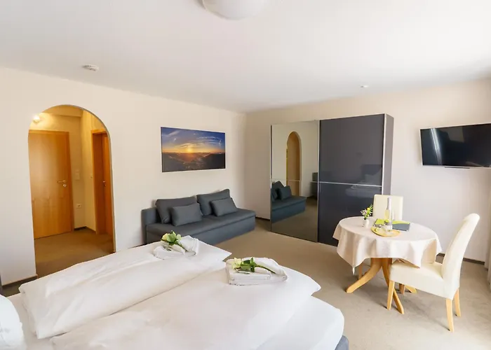 Bergterrasse 住宿加早餐酒店 特里费尔斯山麓安韦勒