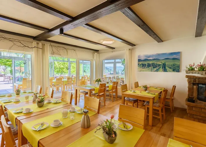 Bergterrasse 住宿加早餐酒店 特里费尔斯山麓安韦勒