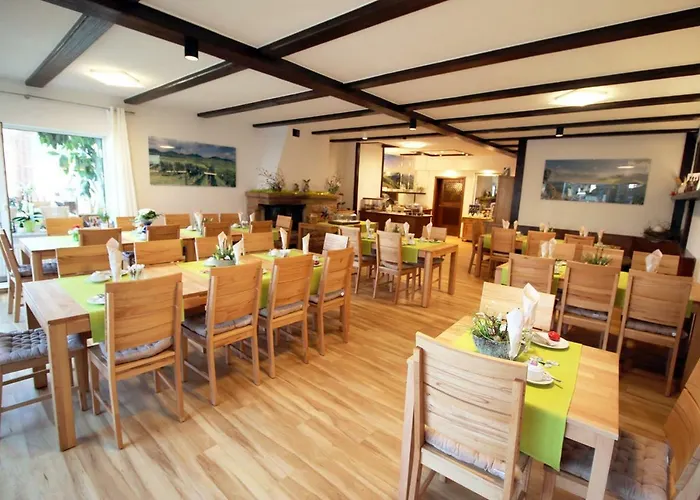 Bergterrasse 住宿加早餐酒店 特里费尔斯山麓安韦勒