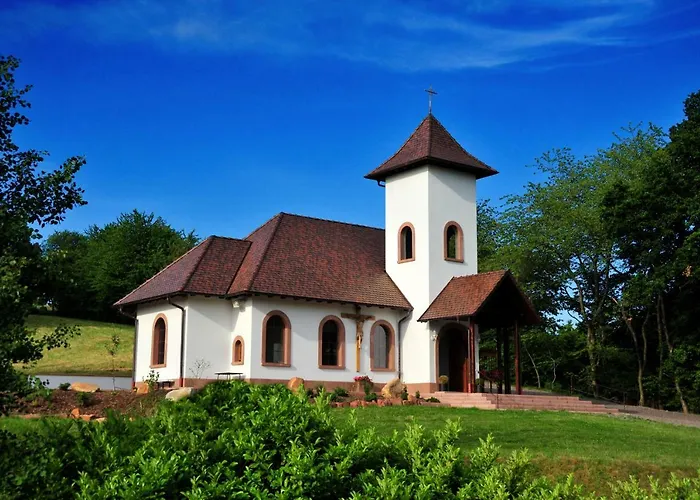 住宿加早餐酒店 Bergterrasse 特里费尔斯山麓安韦勒